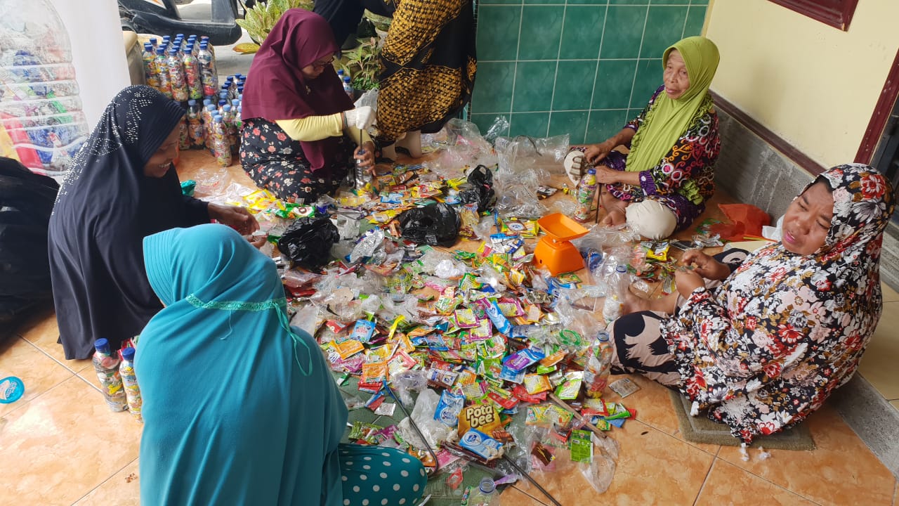  Pertamina MOR I dan Rumah Zakat Bentuk Porgram Pengelolaan Sampah Melalui Ecobrick